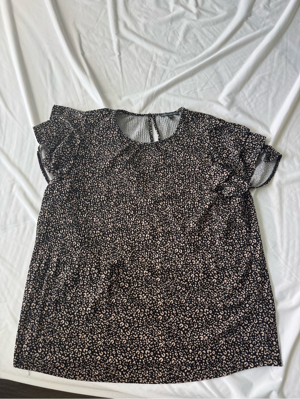 Adrianna Papell Black and Cream Printed Flutter Sleeve Blouse